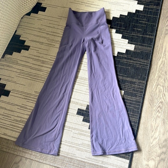 Athleta Salutation Stash Flare Pants size XS - Picture 4 of 5